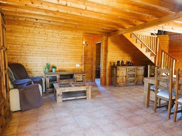 Chalet en venta en calle Darnius, Cabra del Camp, de 194 m² 3 habitaciones por 215.000
