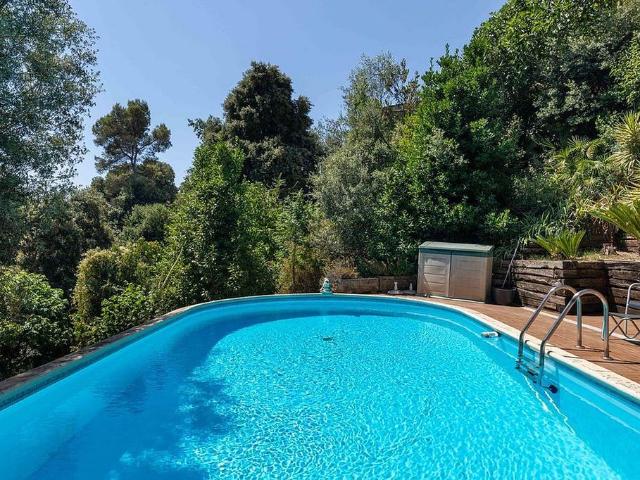 Chalet en venta en calle De Can Gonteres, Terrassa, de 227 m² 5 habitaciones por 430.000