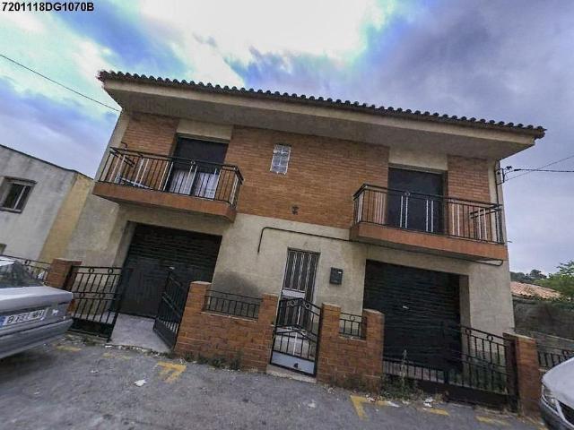 Chalet en venta en calle De Can Santfeliu, Terrassa, de 180 m² 1 habitación por 281.600