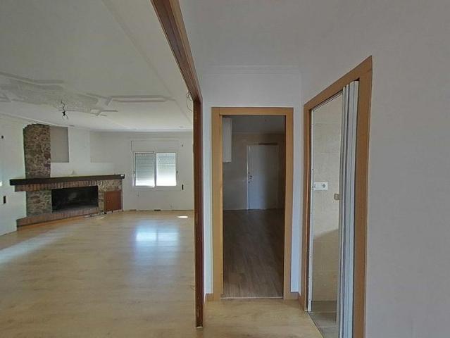 Chalet en venta en calle De Canovelles, Santa Eulàlia de Ronçana, de 256 m² 4 habitaciones por 385.000