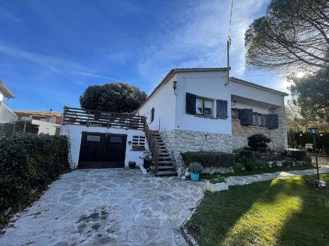 Chalet en venta en calle De Caselles, Moià, de 326 m² 6 habitaciones por 330.000