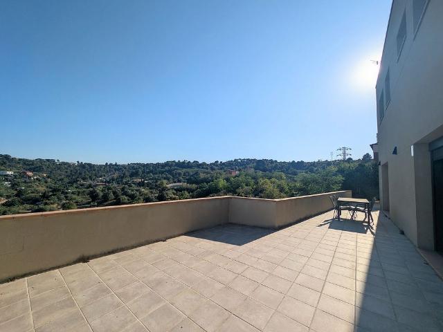 Chalet en venta en calle De Cuba, Terrassa, de 173 m² 4 habitaciones por 539.500