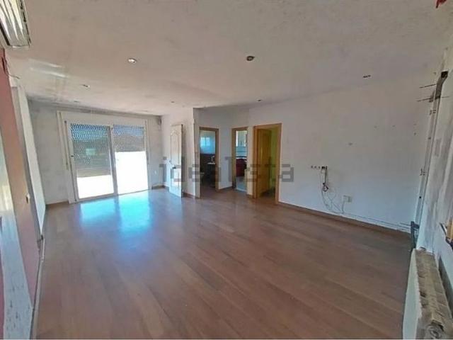 Chalet en venta en calle De Balenyà, Barcelona, de 170 m² 4 habitaciones por 290.000
