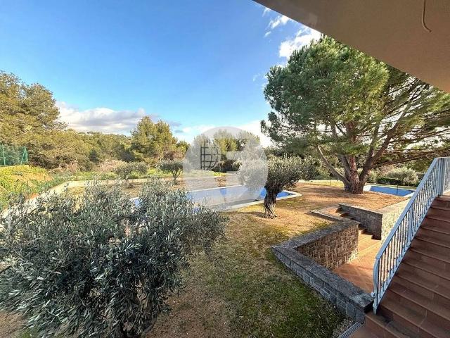 Chalet en venta en calle De Bigues, Ametlla del Vallès, l´, de 399 m² 5 habitaciones por 799.400