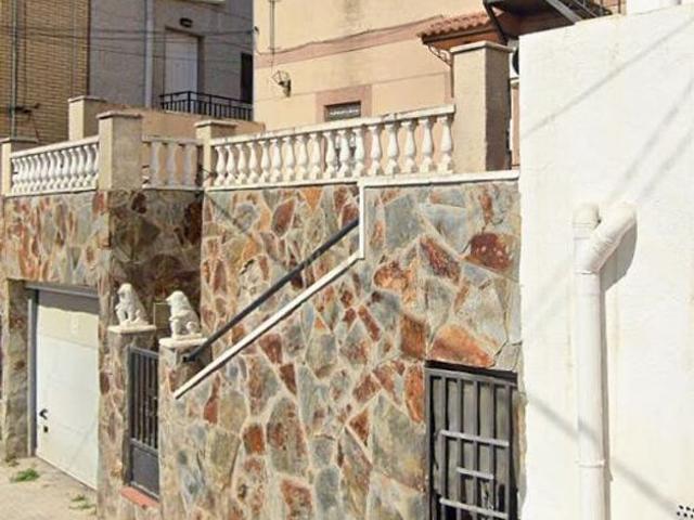 Chalet en venta en calle De Bilbao, Sant Vicenç dels Horts, de 71 m² 1 habitación por 57.000