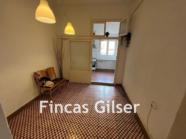 Chalet en venta en calle De Galileu, Barcelona, de 129 m² 4 habitaciones por 660.000