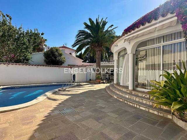 Chalet en venta en calle De Garbí, Ametlla de Mar, l´, de 128 m² 3 habitaciones por 440.000