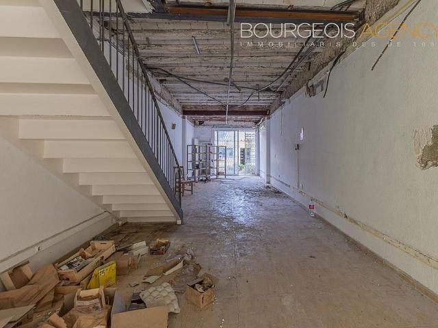 Chalet en venta en calle De Gràcia, Sabadell, de 157 m² 4 habitaciones por 340.000