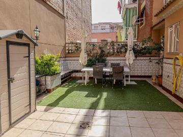 Chalet en venta en calle De Gravina, Badalona, de 185 m² 4 habitaciones por 490.000