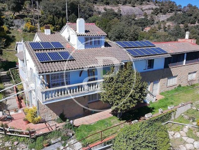 Chalet en venta en calle De Dalt, Matadepera, de 530 m² 7 habitaciones por 799.000