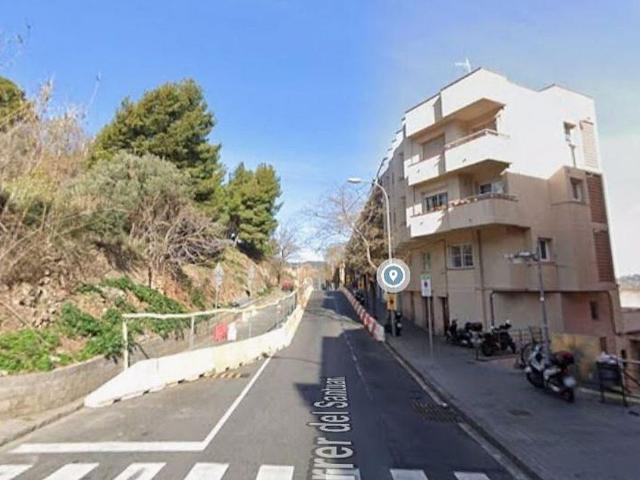 Chalet en venta en calle De Feijóo, Barcelona, de 78 m² 4 habitaciones por 230.325