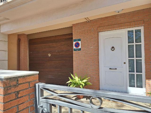 Chalet en venta en calle De Francesc Artiga Sardà, Reus, de 200 m² 5 habitaciones por 550.000