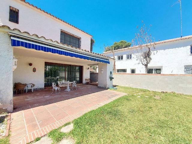 Chalet en venta en calle De I'emperador Trajano, Vendrell, El, de 518 m² 9 habitaciones por 640.000