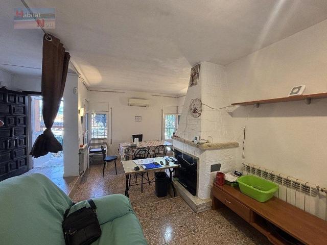 Chalet en venta en calle De I'esparreguera, Albinyana, de 175 m² 4 habitaciones por 235.000