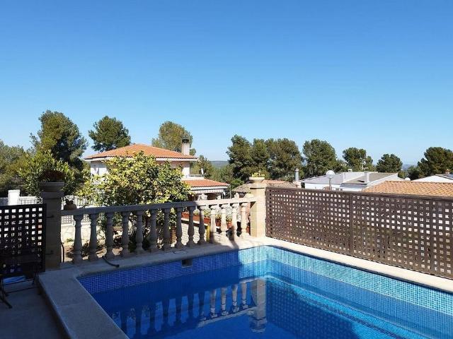 Chalet en venta en calle De Joan Miró, Catllar, el, de 239 m² 5 habitaciones por 399.000