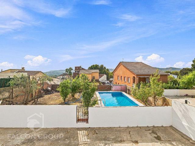 Chalet en venta en calle De Joan Perucho, Vendrell, El, de 158 m² 4 habitaciones por 280.000