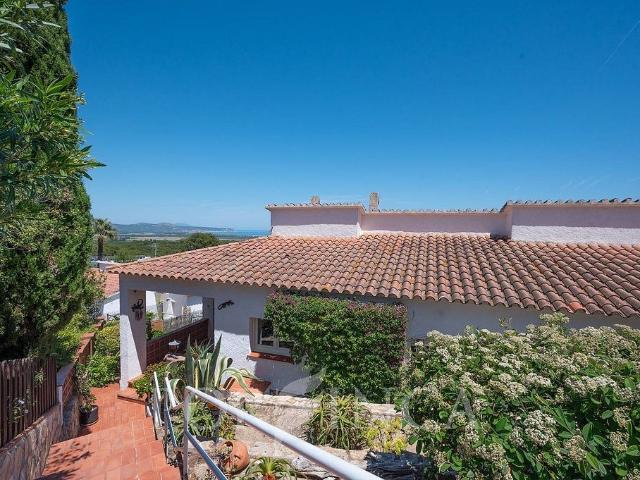 Chalet en venta en calle De Londres, Pals, de 190 m² 6 habitaciones por 610.000