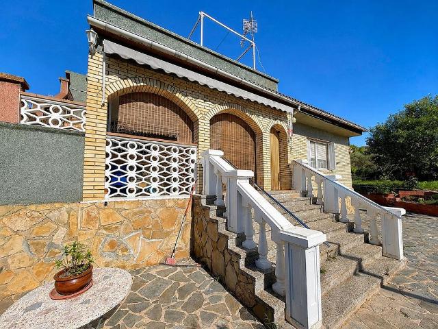 Chalet en venta en calle De la Campaneta, Piera, de 152 m² 3 habitaciones por 319.000