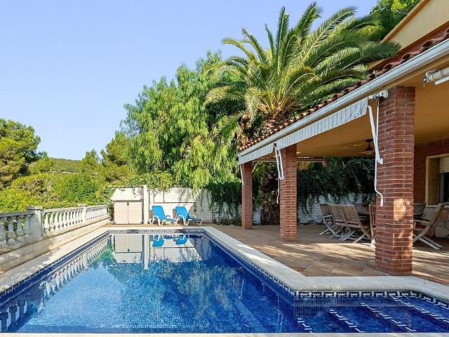 Chalet en venta en calle De la Cigonya, Tarragona, de 278 m² 5 habitaciones por 478.000