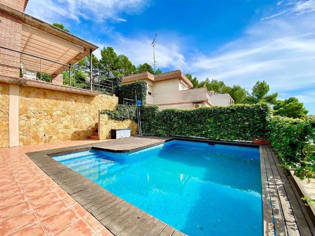 Chalet en venta en calle De la Cigonya, Tarragona, de 331 m² 6 habitaciones por 625.000