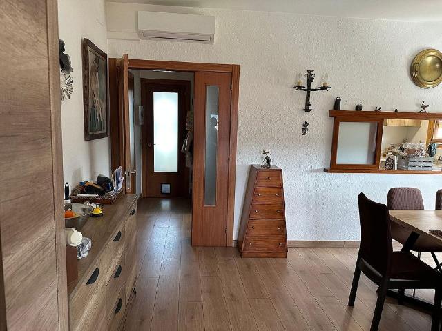 Chalet en venta en calle De la Garrotxa, Santa Maria de Palautordera, de 338 m² 4 habitaciones por 380.000
