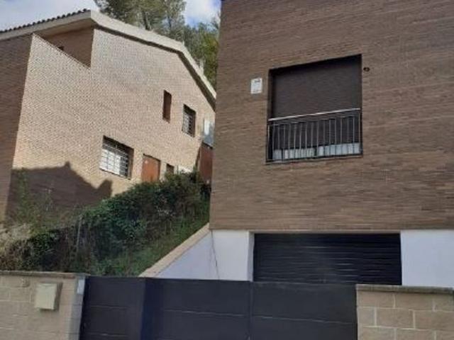 Chalet en venta en calle De la Mallerenga, Terrassa, de 120 m² 3 habitaciones por 213.000