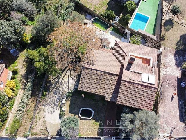 Chalet en venta en calle De la Merla, Vilanova del Vallès, de 290 m² 4 habitaciones por 490.000