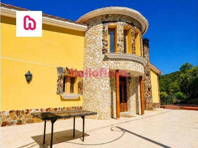 Chalet en venta en calle De la Miquela, Olivella, de 350 m² 10 habitaciones por 550.000