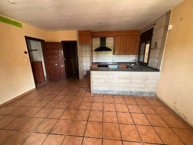 Chalet en venta en calle De la Sardana, Castellgalí, de 84 m² 3 habitaciones por 141.000