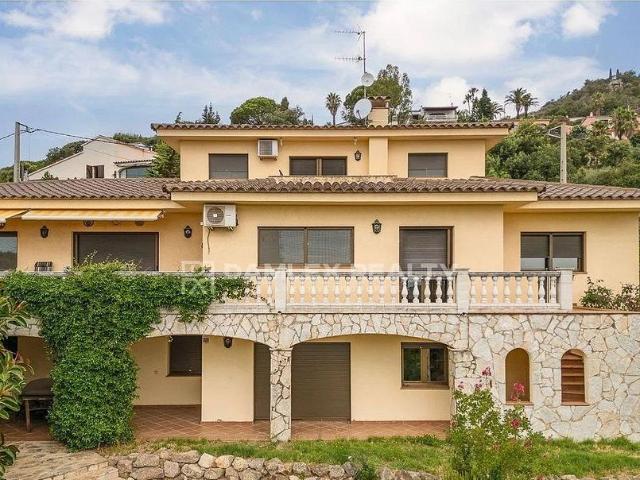 Chalet en venta en calle De la Selva, Calonge, de 484 m² 5 habitaciones por 799.000