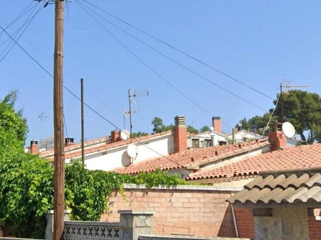 Chalet en venta en calle De la Petúnia, Esparreguera, de 43 m² 2 habitaciones por 113.821