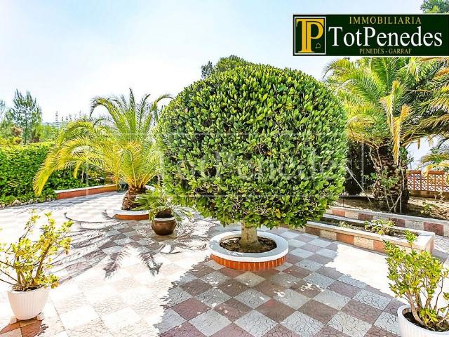 Chalet en venta en calle De la, Querol, de 214 m² 3 habitaciones por 220.000