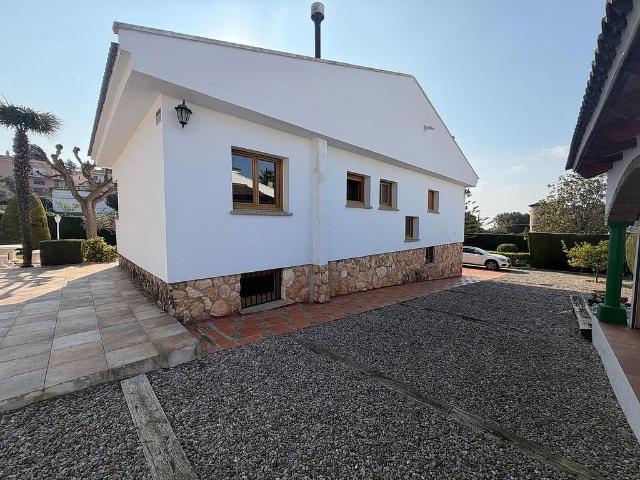 Chalet en venta en calle De la Tórtora, Sant Jaume dels Domenys, de 123 m² 4 habitaciones por 395.000