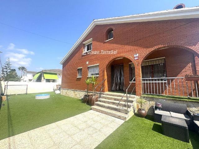 Chalet en venta en calle De la Tardor, Vendrell, El, de 227 m² 7 habitaciones por 445.000