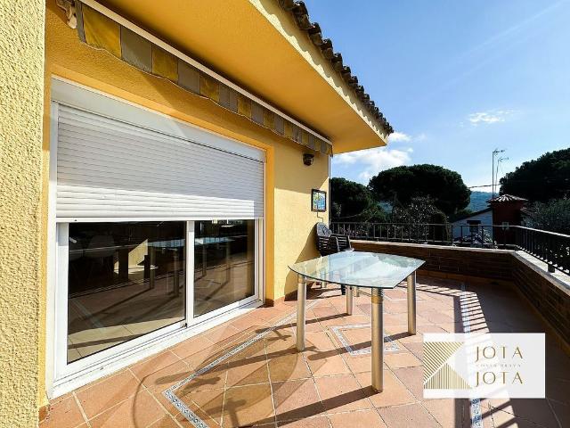 Chalet en venta en calle De la Volta Ginesta, Santa Cristina d´Aro, de 96 m² 3 habitaciones por 377.500