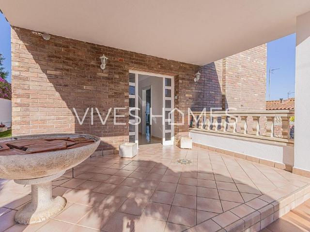 Chalet en venta en calle De la Victòria, Arenys de Mar, de 324 m² 4 habitaciones por 790.000