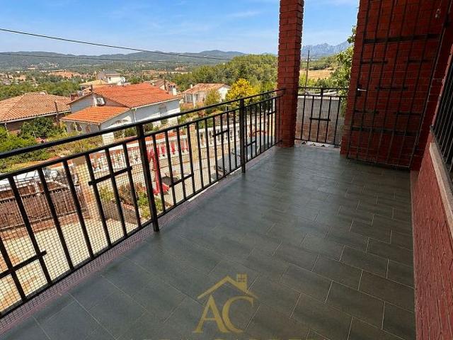Chalet en venta en calle De L'acàcia, Piera, de 105 m² 5 habitaciones por 298.000