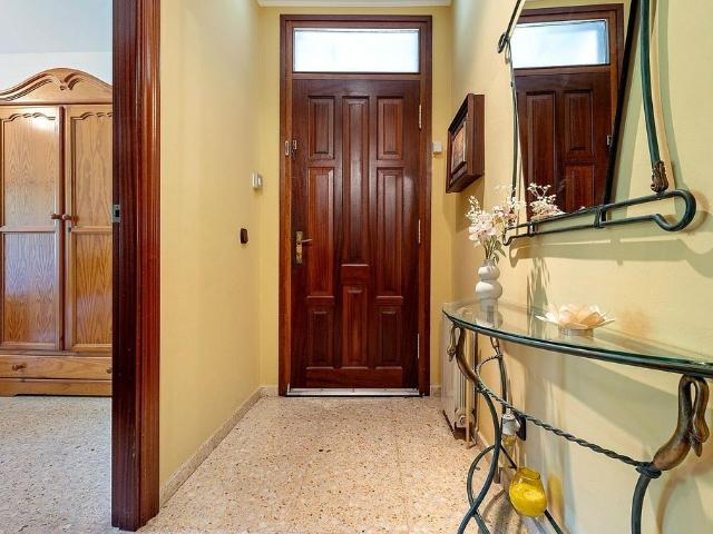 Chalet en venta en calle De L'era, Figuerola del Camp, de 263 m² 4 habitaciones por 369.900