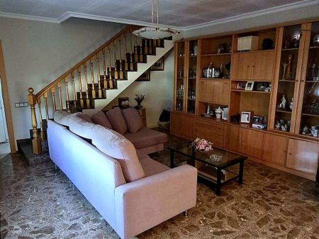 Chalet en venta en calle De Les Martines, Terrassa, de 512 m² 5 habitaciones por 499.000