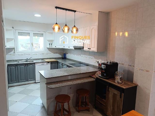 Chalet en venta en calle De Les Moreres, Sentiu de Sió, la, de 205 m² 6 habitaciones por 245.000