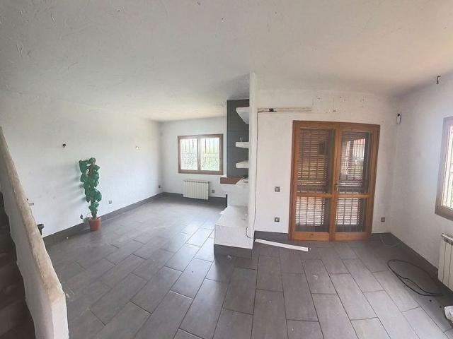 Casa adosada en venta en calle De Les Palmeres, Cunit, de 192 m² 4 habitaciones por 279.000