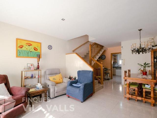 Chalet en venta en calle De L'estatut, Sant Feliu de Codines, de 160 m² 3 habitaciones por 330.000