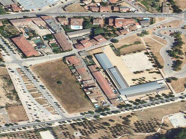 Chalet en venta en calle De Montbò, Girona, de 70 m² 4 habitaciones por 176.000