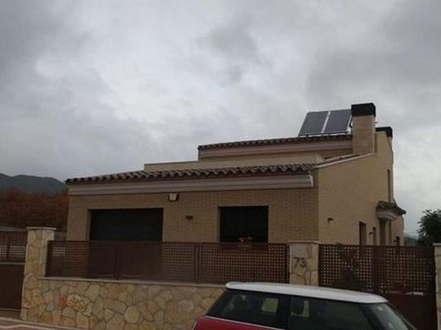 Chalet en venta en calle De Montbrió del Camp, Vilanova d´Escornalbou, de 340 m² 1 habitación por 244.800