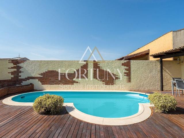 Chalet en venta en calle De Montbrió, Mont Roig del Camp, de 347 m² 6 habitaciones por 540.000
