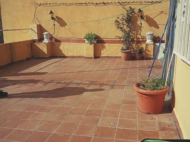 Chalet en venta en calle De Màlaga, Rubí, de 216 m² 8 habitaciones por 349.000