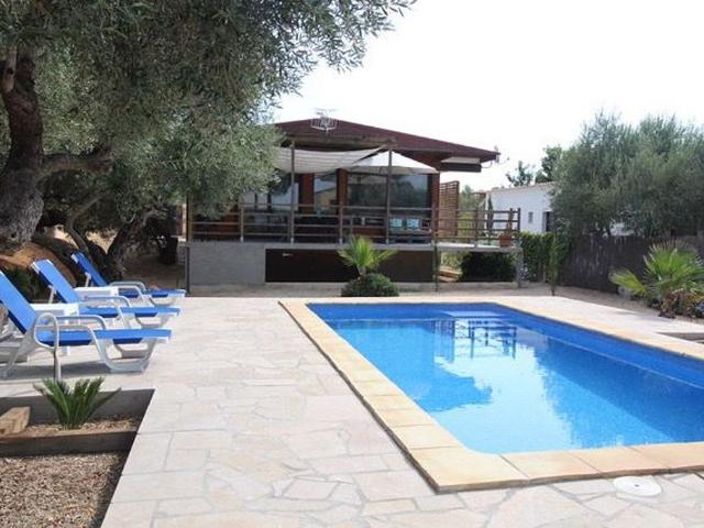 Chalet en venta en calle De Marinada, Ampolla, l´, de 82 m² 4 habitaciones por 287.000