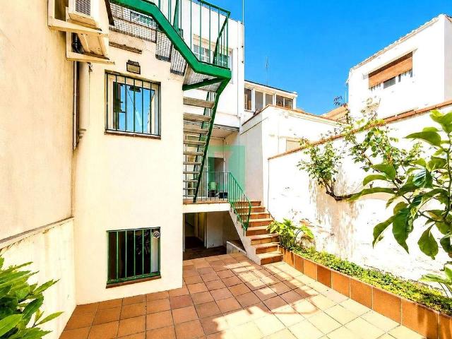 Chalet en venta en calle De Maria Cristina, Badalona, de 175 m² 5 habitaciones por 775.000