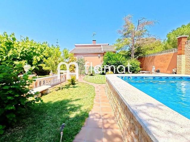 Chalet en venta en calle De Salvador Seguí, Catllar, el, de 203 m² 5 habitaciones por 358.000