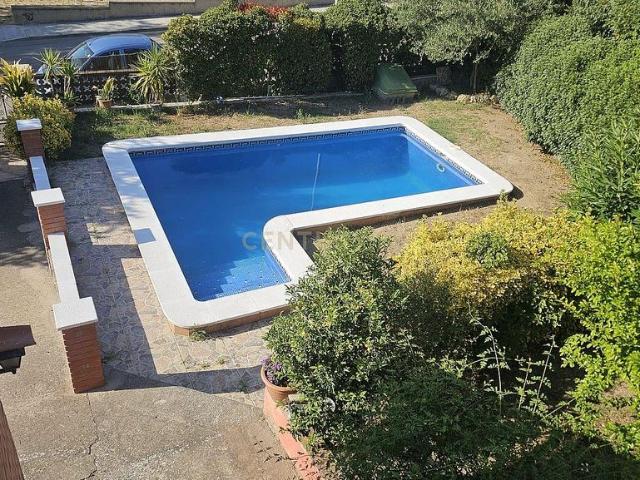 Chalet en venta en calle De Sant Joaquim, Lliçà de Vall, de 177 m² 4 habitaciones por 419.000
